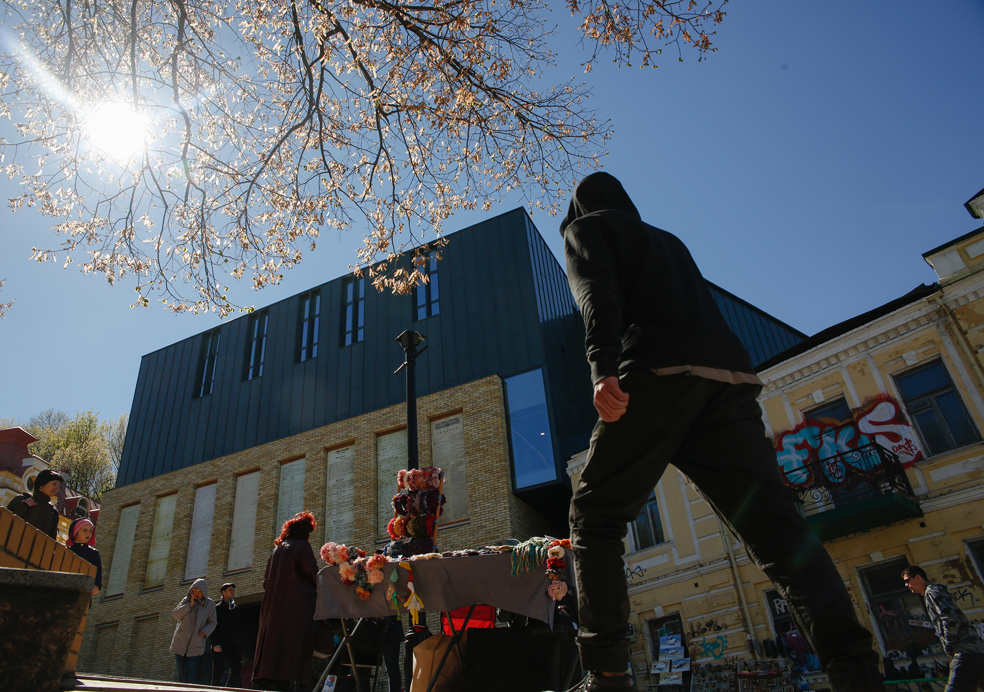 5 архитектурных шедевров, идеально вписавшихся в исторические центры городов Украины