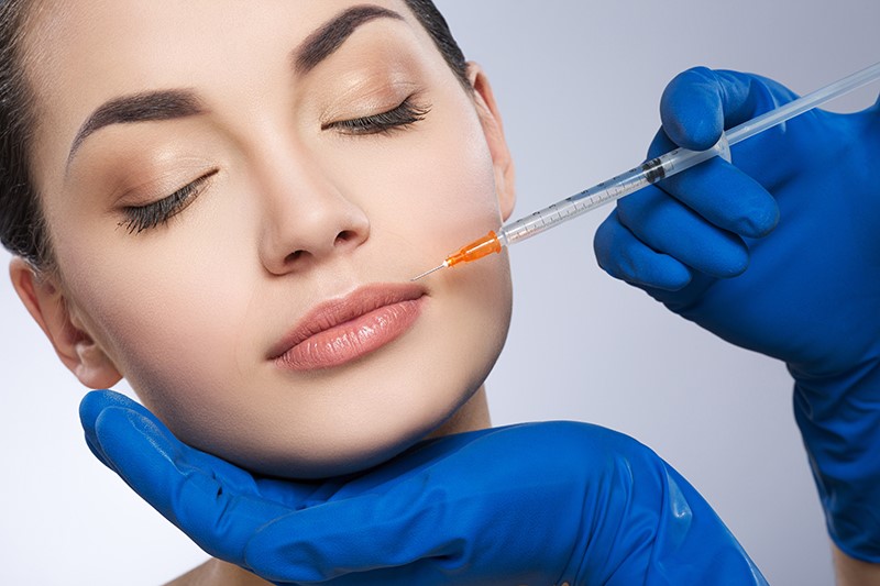 Предупреждение для украинок: топ-5 косметических процедур, которых следует избегать