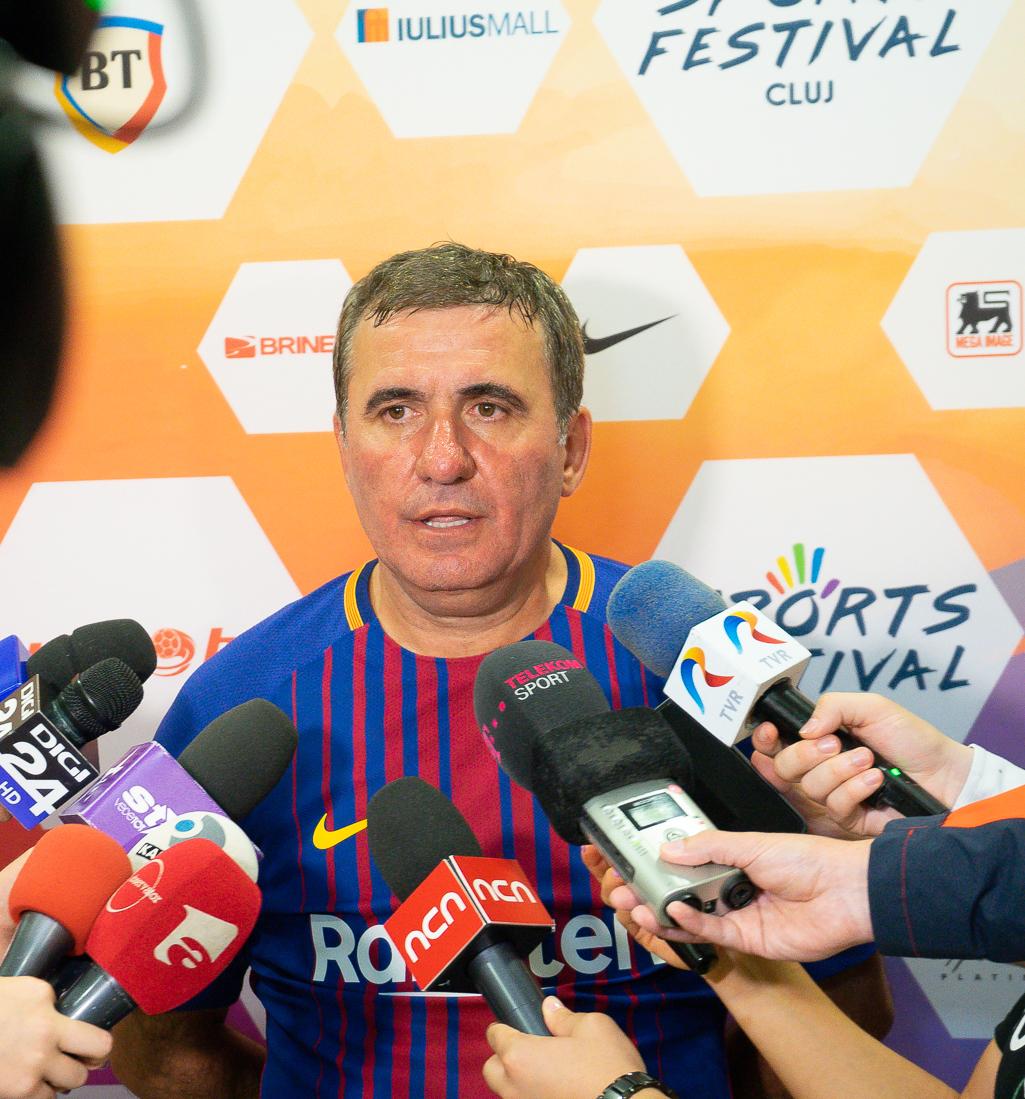 Луческу ушел после остановки сердца: в сборной Румынии попрощались с легендой и намекнули, кто его заменит