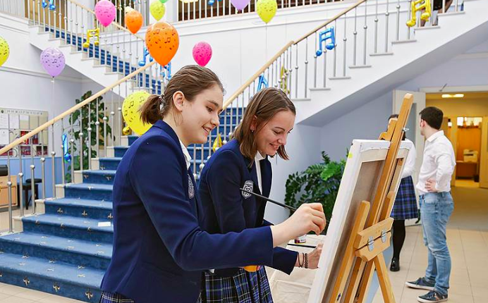 Стало известно, сколько Ани Лорак платит за обучение дочки в элитной гимназии: бешеные деньги!