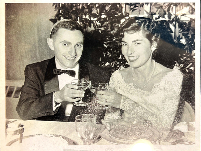 Найстаріший практикуючий лікар у світі назвав 5 правил для довгого і щасливого життя