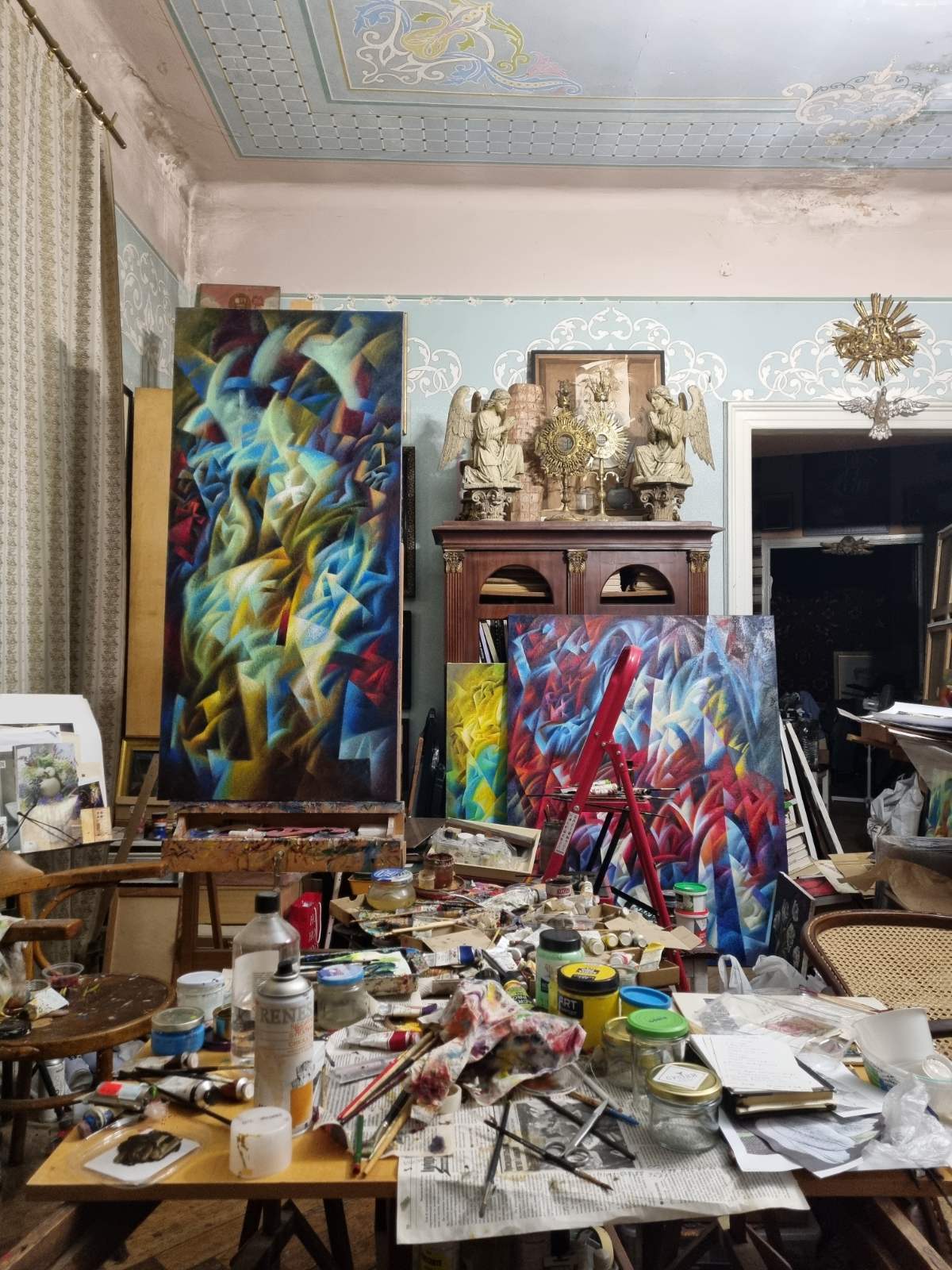 "На гербе Украины мог быть бинарный код и образ женщины". Интервью с художником Иваном Турецким