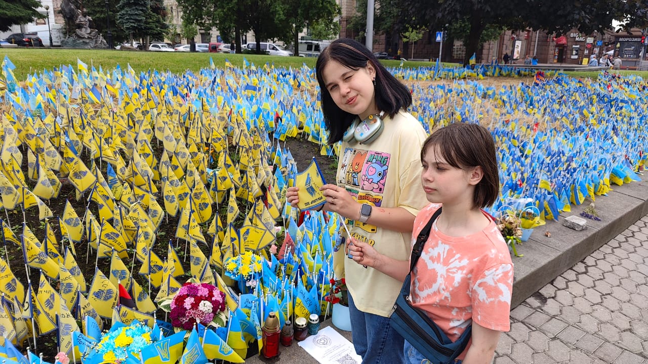 &quot;Мамо, ми вже далеко від війни?&quot; Як допомогти дітям, чиї життя зламала Росія