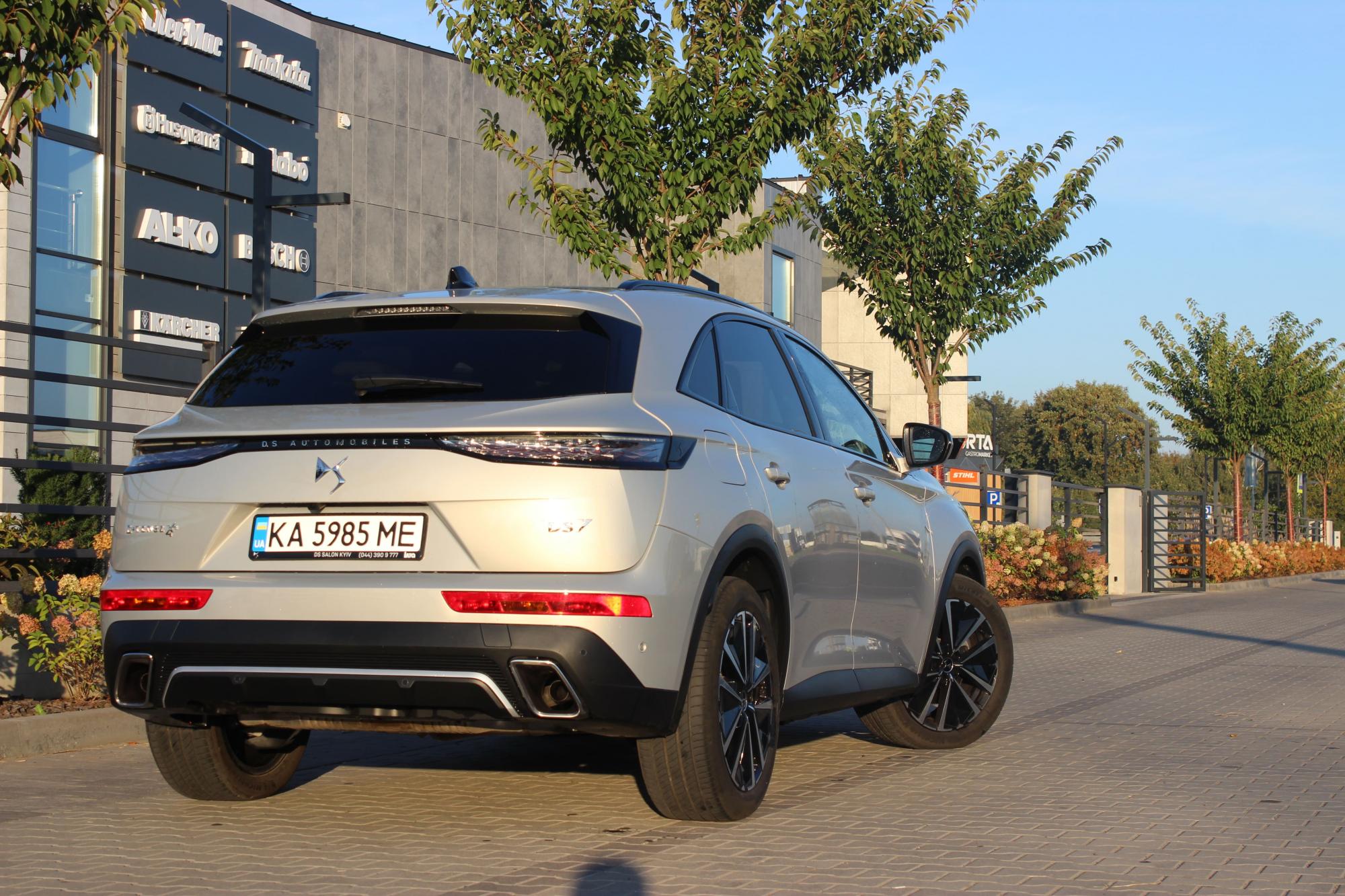 Тест-драйв DS7 E-Tense: переваги та недоліки кросовера