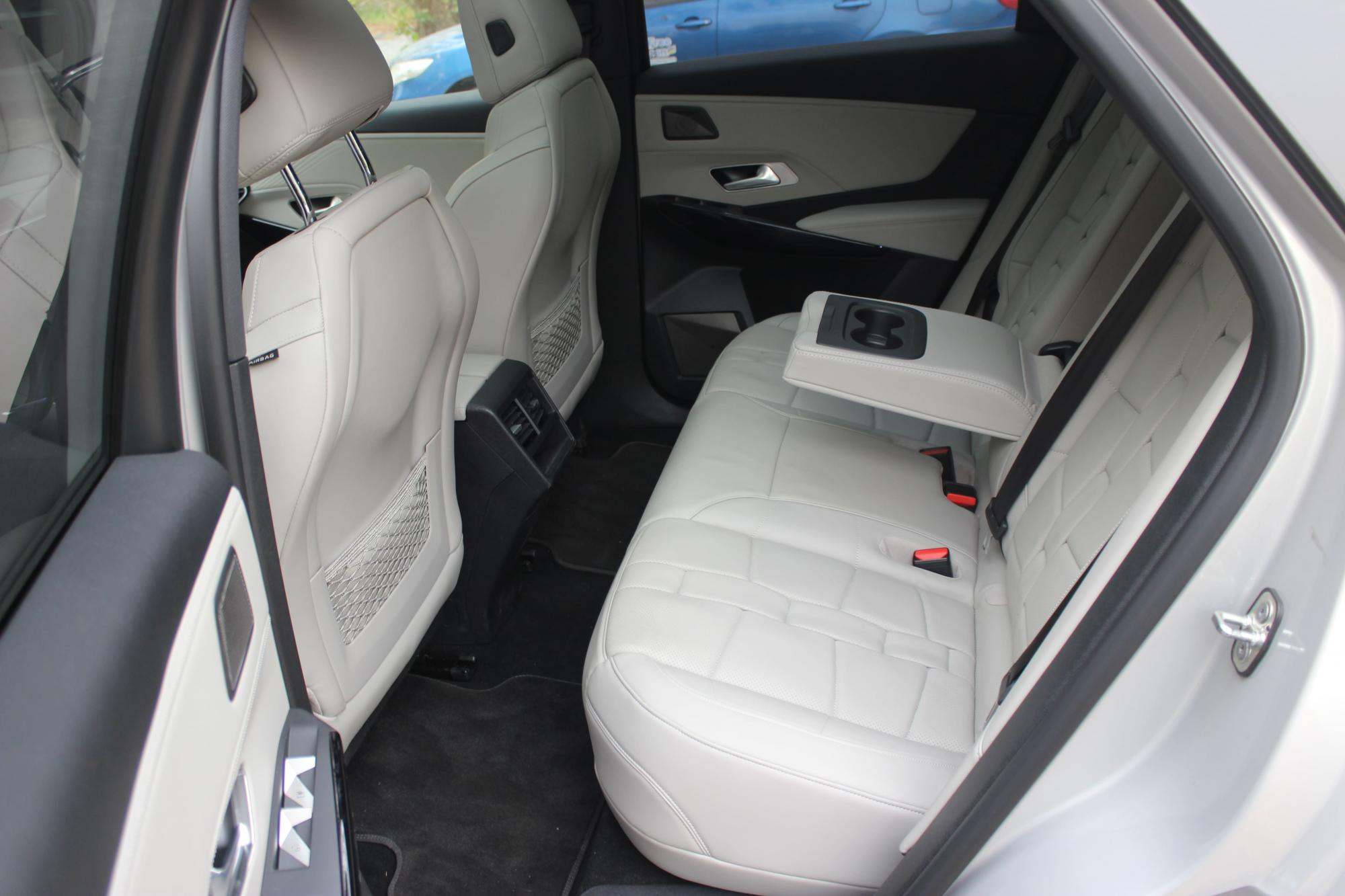 Тест-драйв DS7 E-Tense: переваги та недоліки кросовера