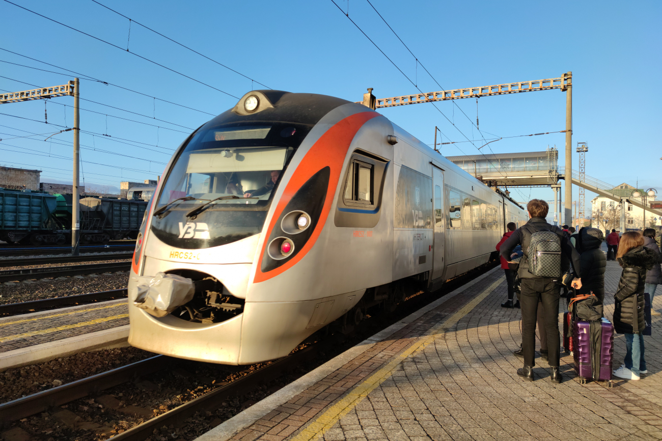 Масштабные вызовы. Выдержит ли "УЗ" новый блекаут и что нужно знать пассажирам