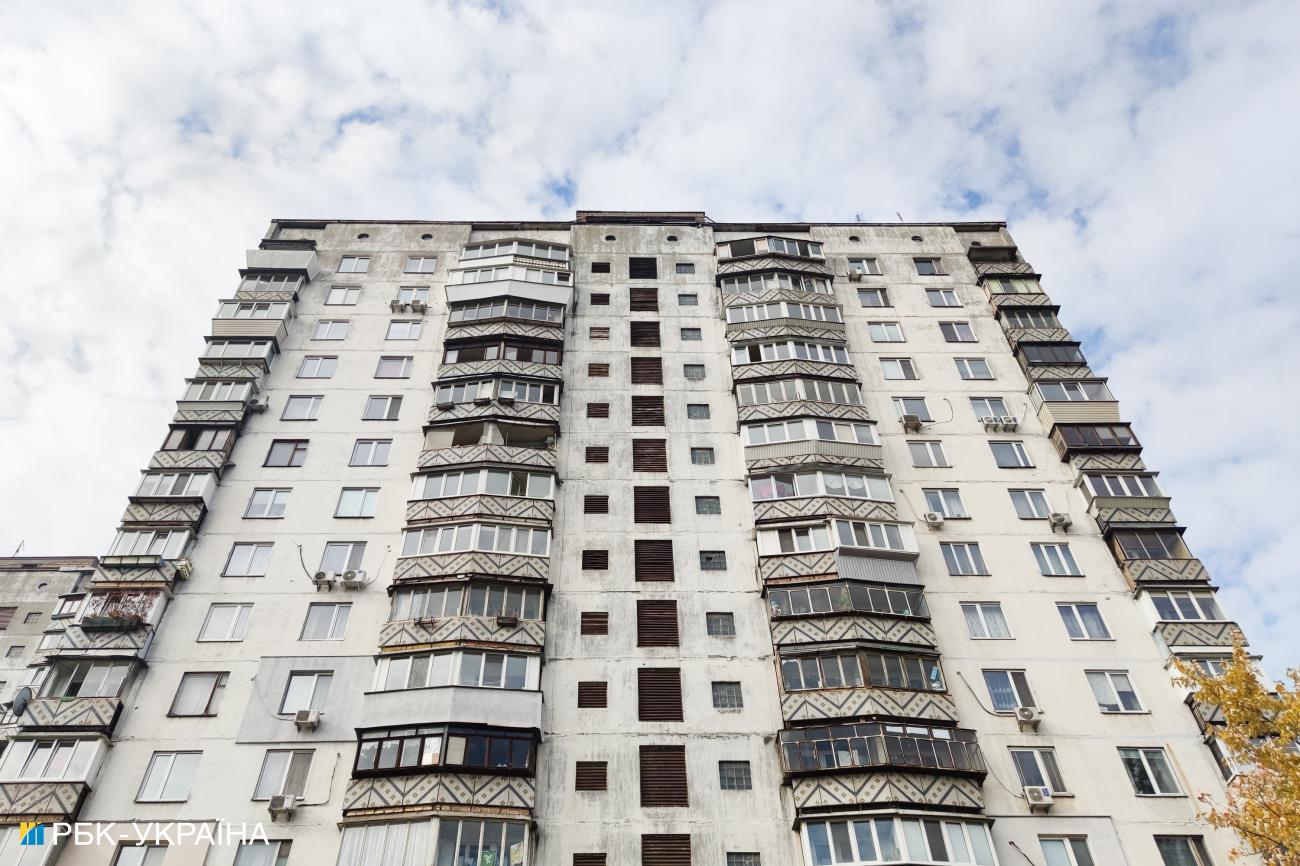 Балкон-косинка, коридор-трамвайчик та &quot;паперові&quot; стіни: які квартири не варто купувати