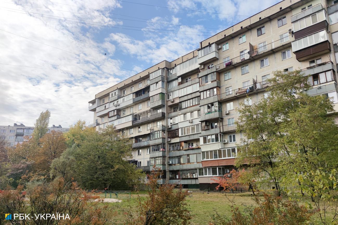 Балкон-косинка, коридор-трамвайчик та &quot;паперові&quot; стіни: які квартири не варто купувати