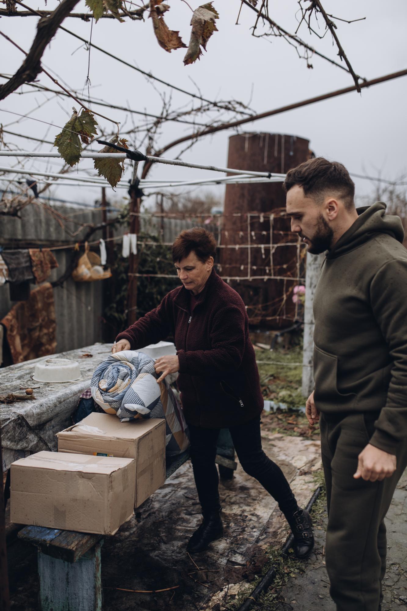 Известный блогер Александр Залиско передал гуманитарную помощь жителям Херсона