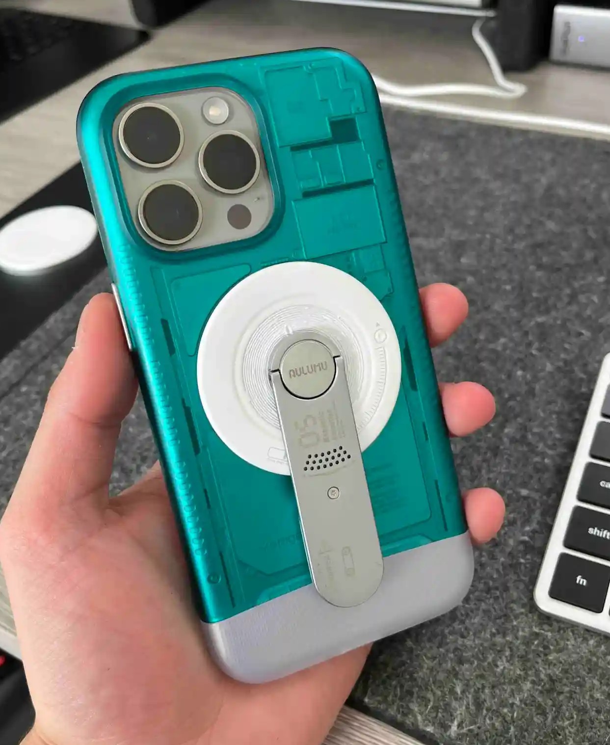 5 аксессуаров, которые сделают ваш iPhone еще круче