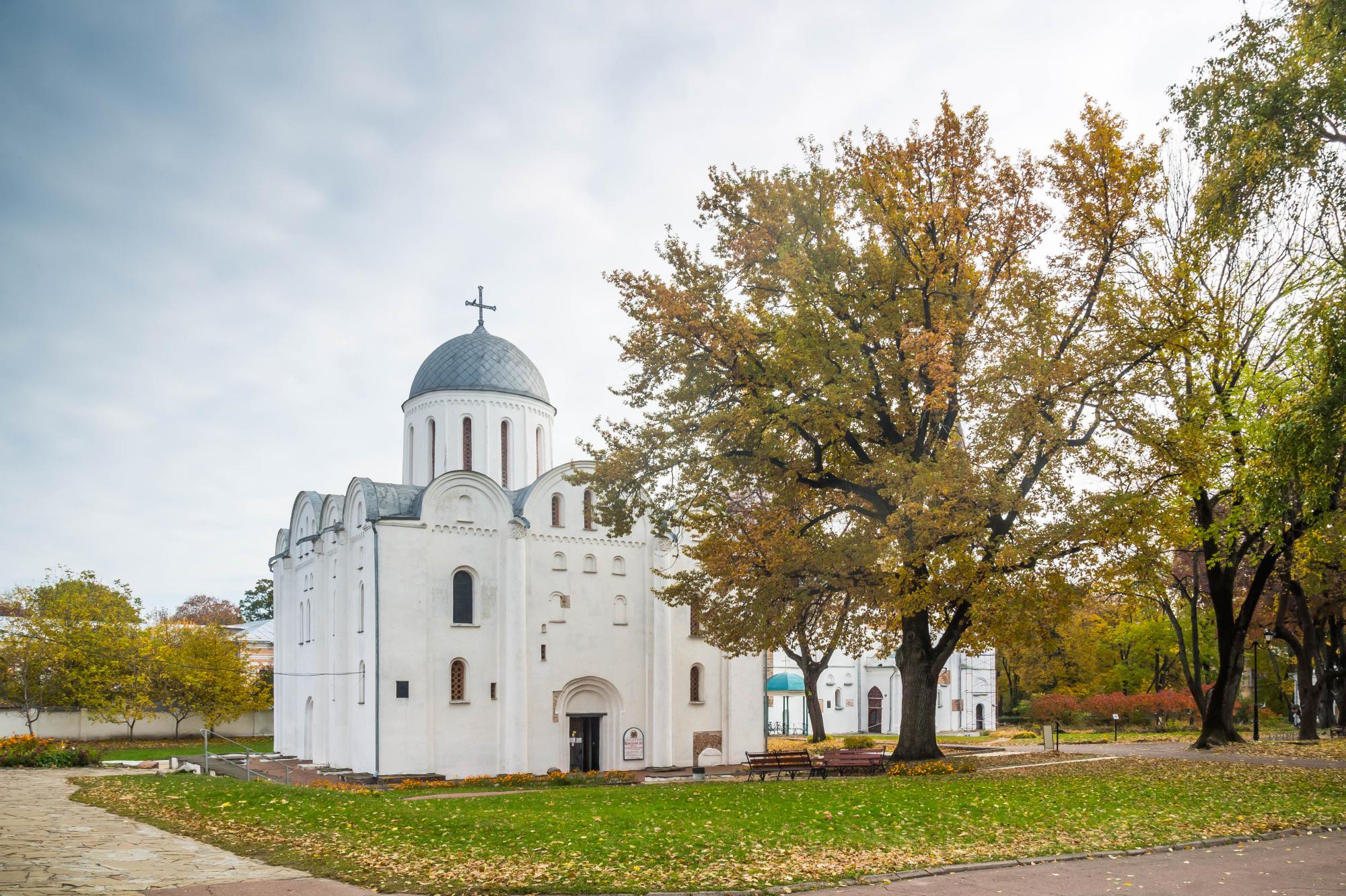 Магія осіннього Чернігова. Найкращі локації для знайомства з містом