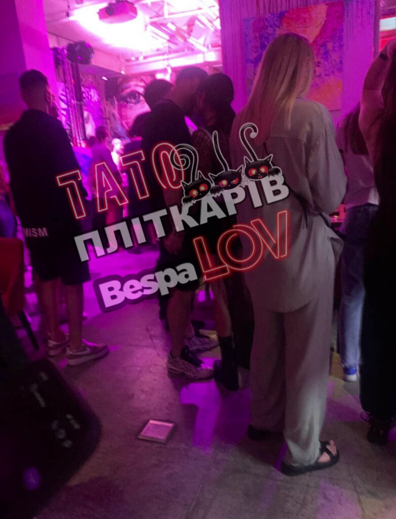 Состоятельный и гораздо старше ее: блогер "слил" информацию о бойфренде Мишель Андраде и фото пары