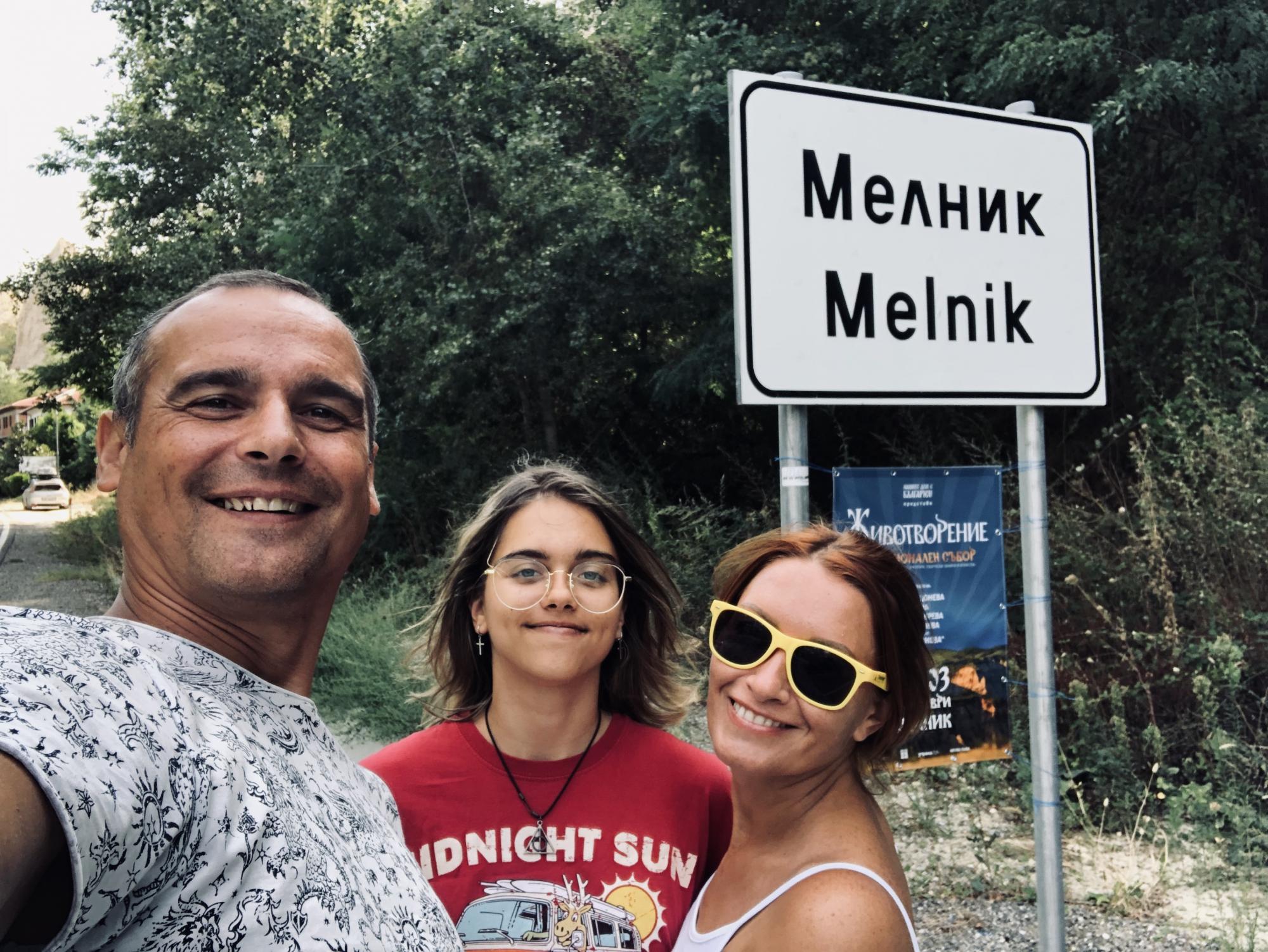 Пещеры, памятник-призрак и деревня Ванги. Что посмотреть в Болгарии, если вы не планируете отдыхать на море