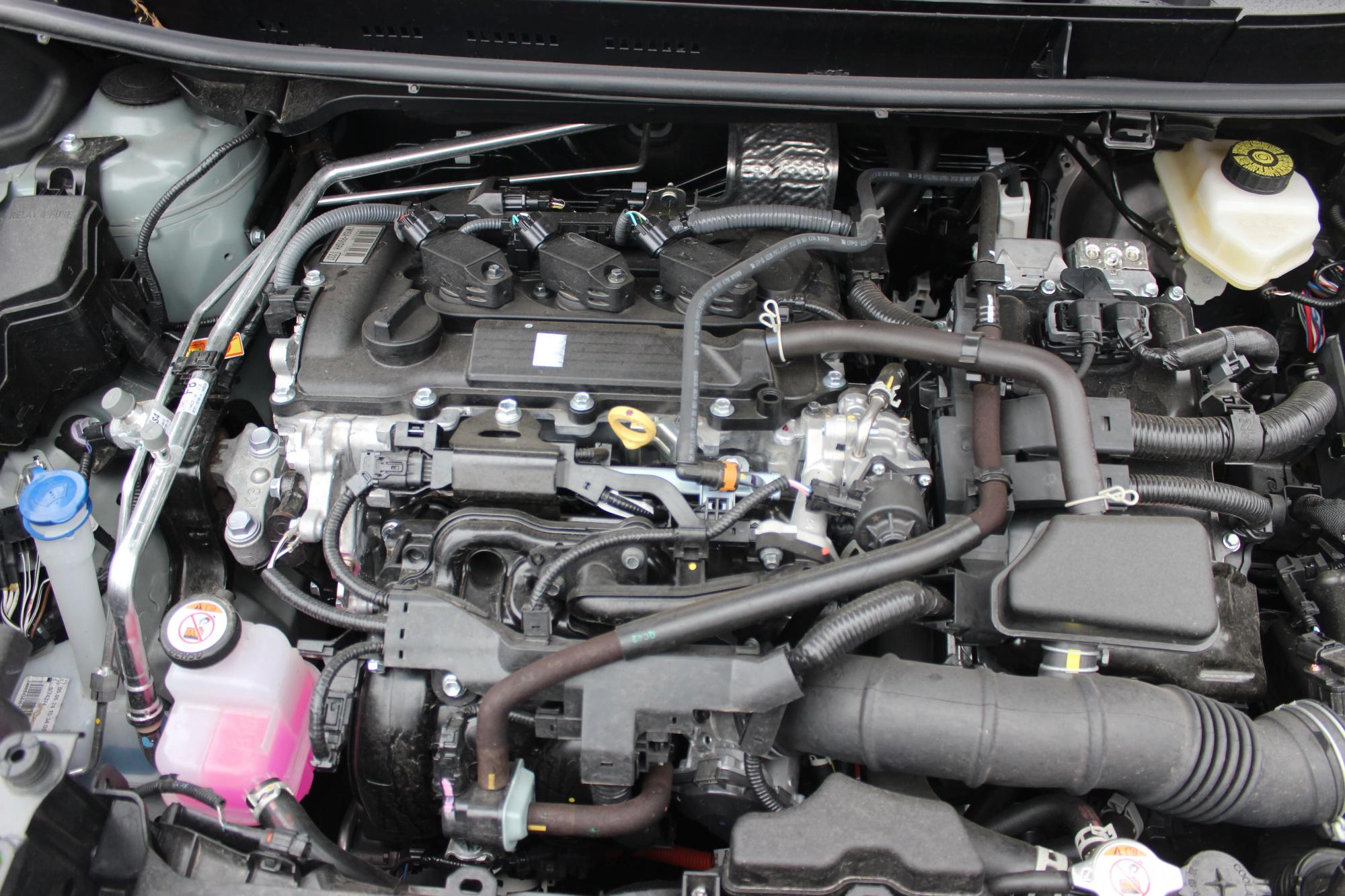 Тест-драйв Toyota Yaris Cross: переваги та недоліки міського кросовера