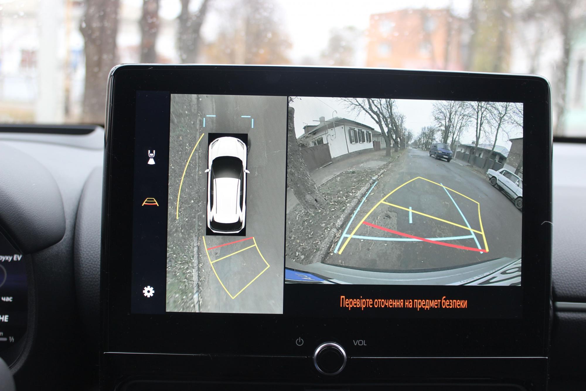 Тест-драйв Toyota Yaris Cross: переваги та недоліки міського кросовера