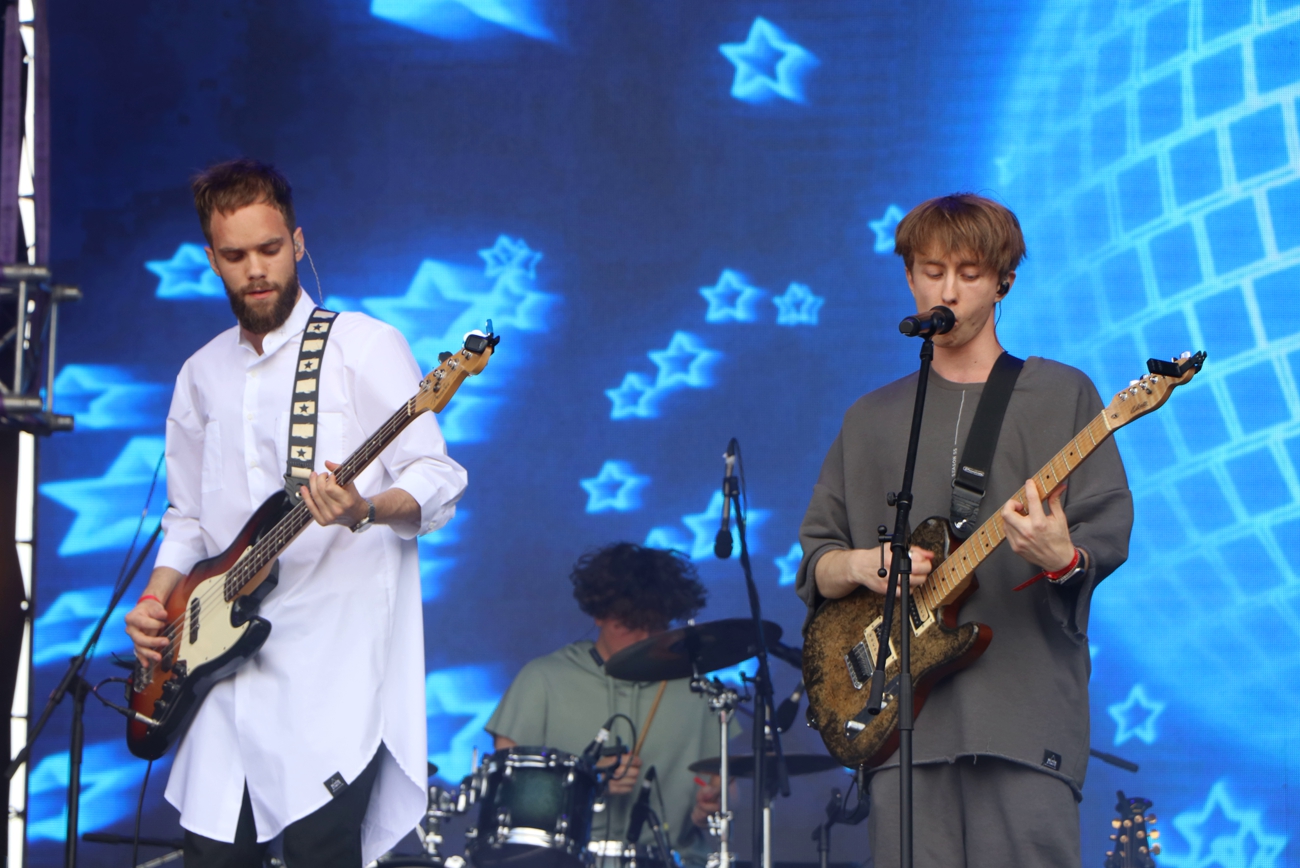 В Днепре стартовал фестиваль "БezViz": кто зажигает зрителей