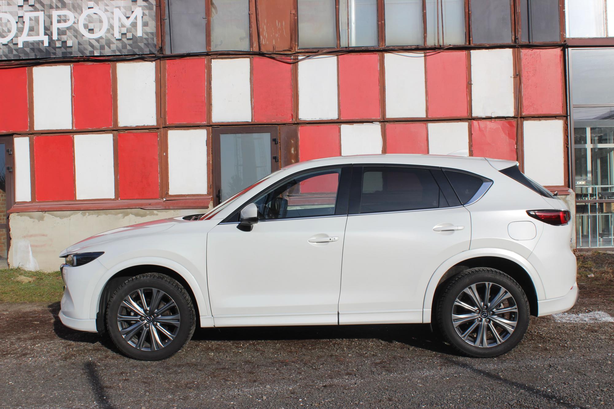 Тест-драйв Mazda CX-5: вивчаємо особливості популярного японського кросовера