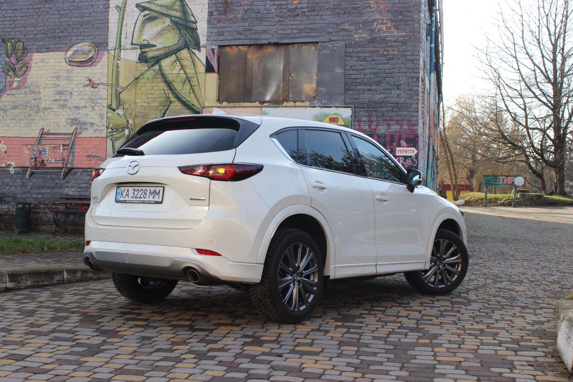 Тест-драйв Mazda CX-5: вивчаємо особливості популярного японського кросовера
