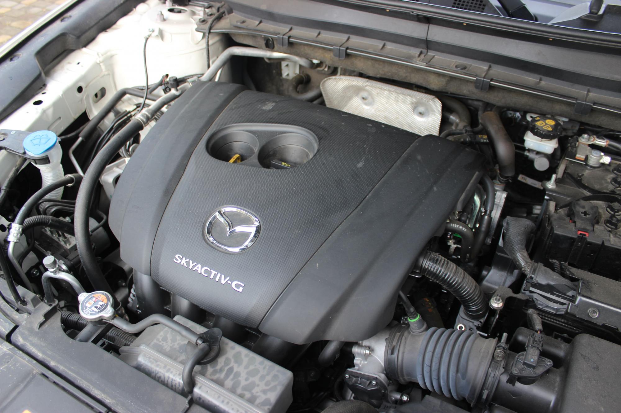 Тест-драйв Mazda CX-5: вивчаємо особливості популярного японського кросовера