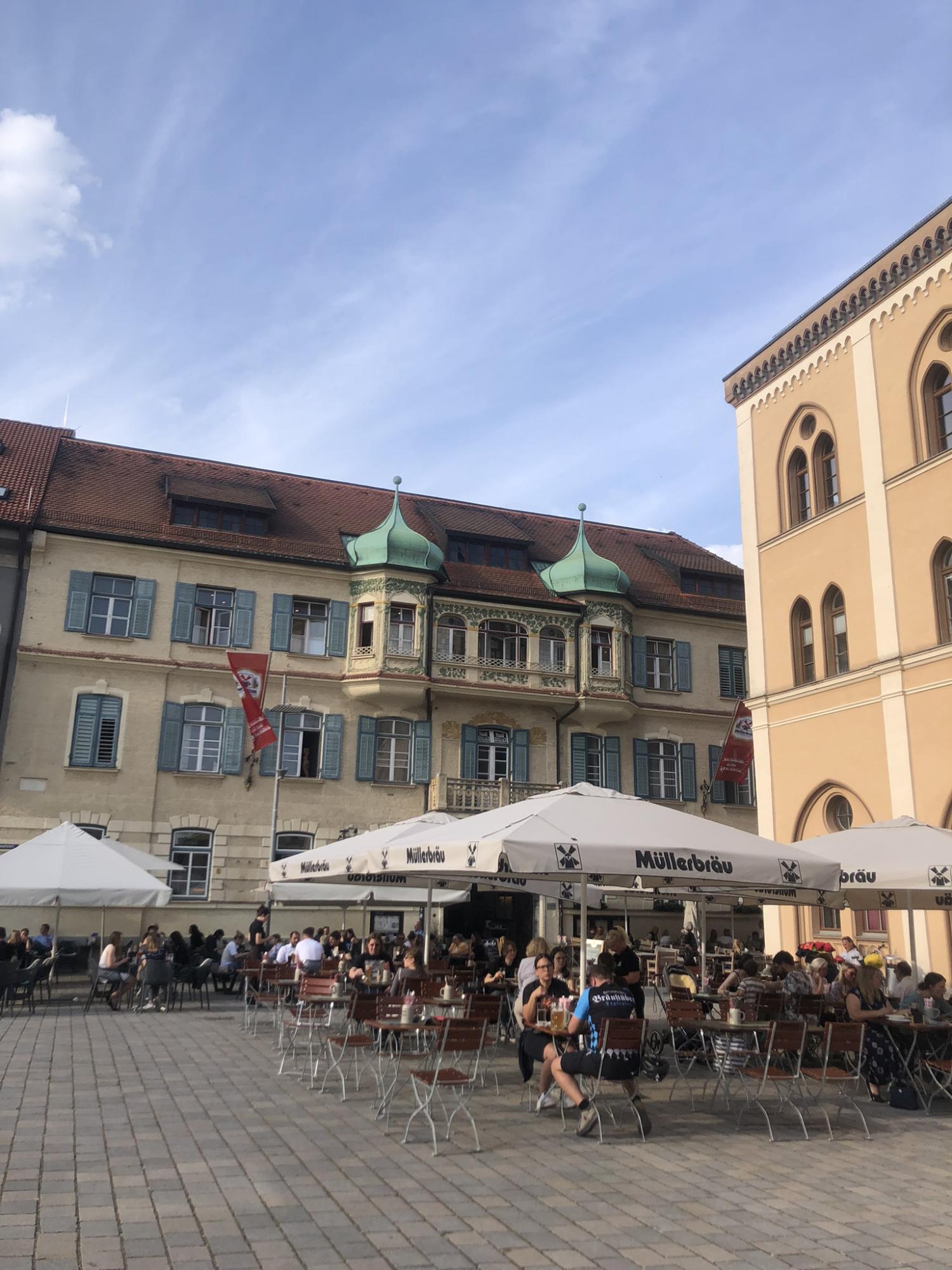 Завищені очікування. Як біженці шукають роботу в Європі та скільки можна заробити