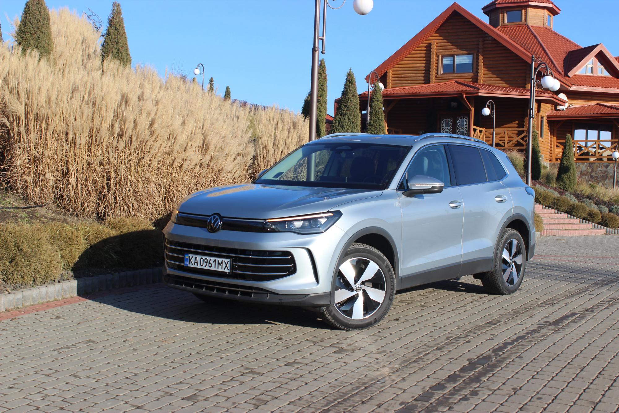 Тест-драйв Volkswagen Tiguan: шукаємо електричні риси в дизельному кросовері