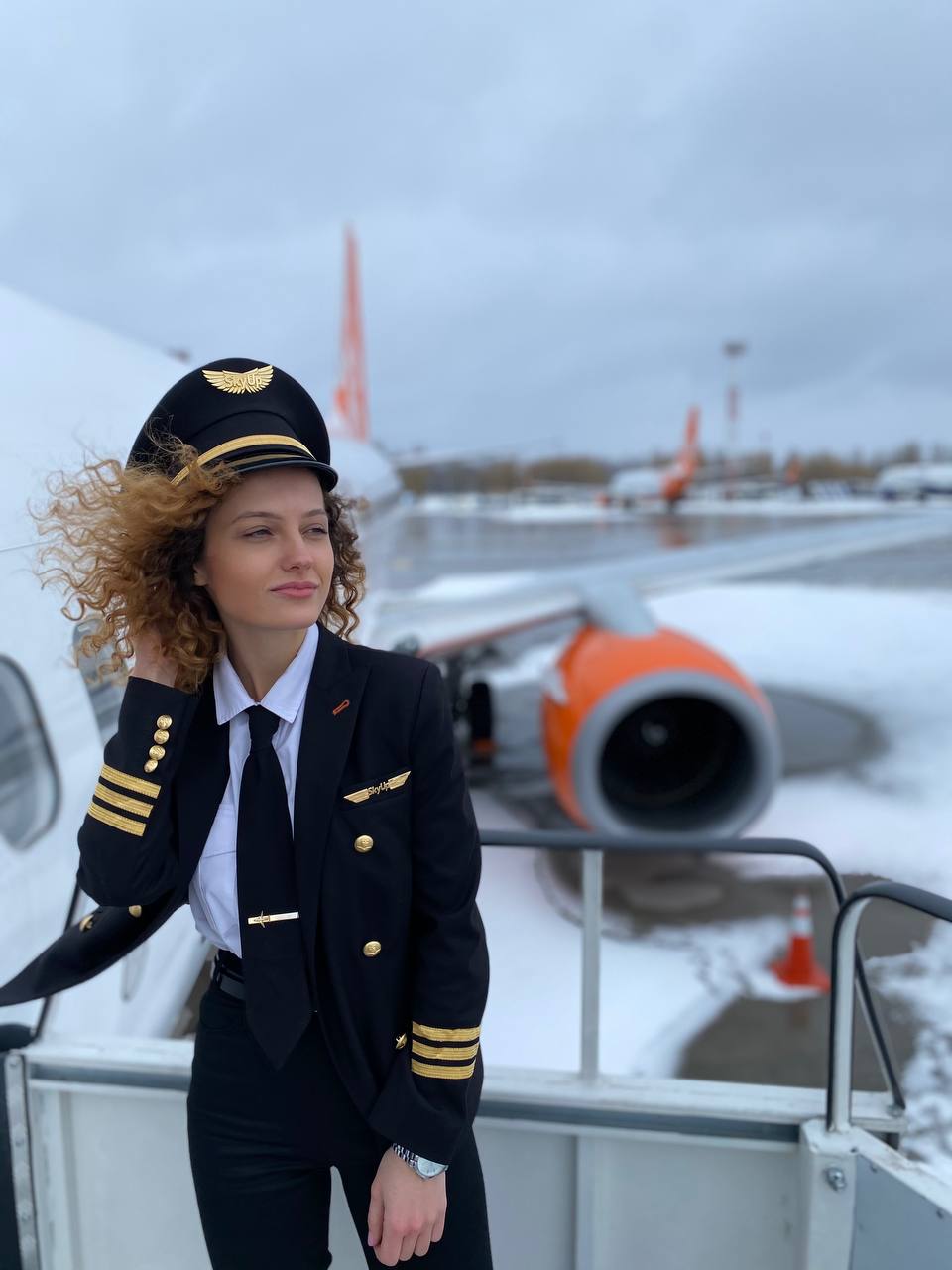 Пілот Юлія Слободянюк: У майбутньому хочу стати командиром повітряного судна