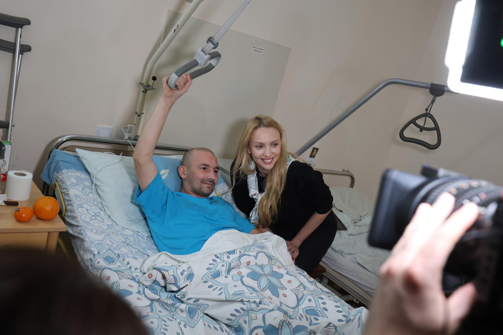 "Це особливі емоції": Оля Полякова розчулила фото зі скаліченими воїнами