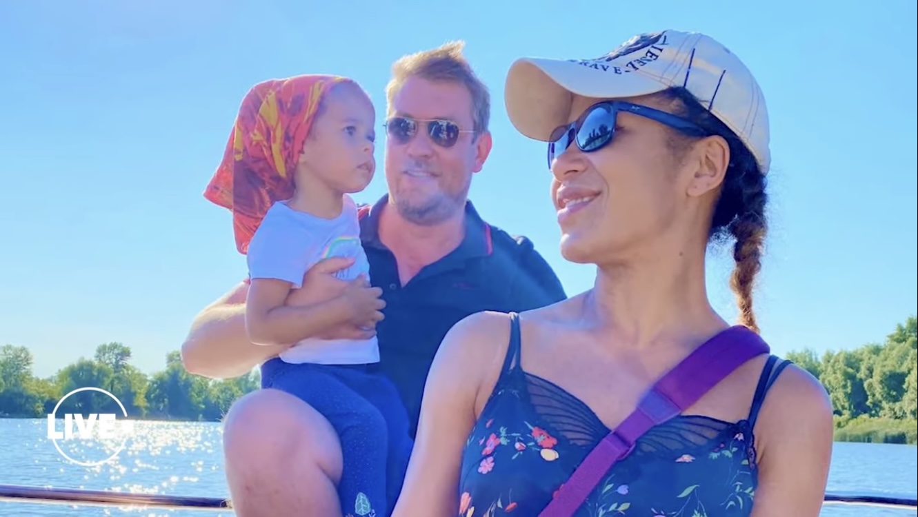 Двоповерхова вілла і власний Діснейленд: як виглядає маєток Гайтани під Києвом