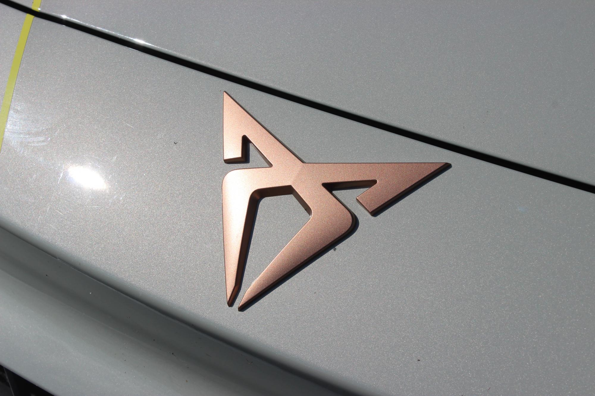 Тест-драйв Cupra Leon: преимущества, недостатки и конкуренты хот-хэтча