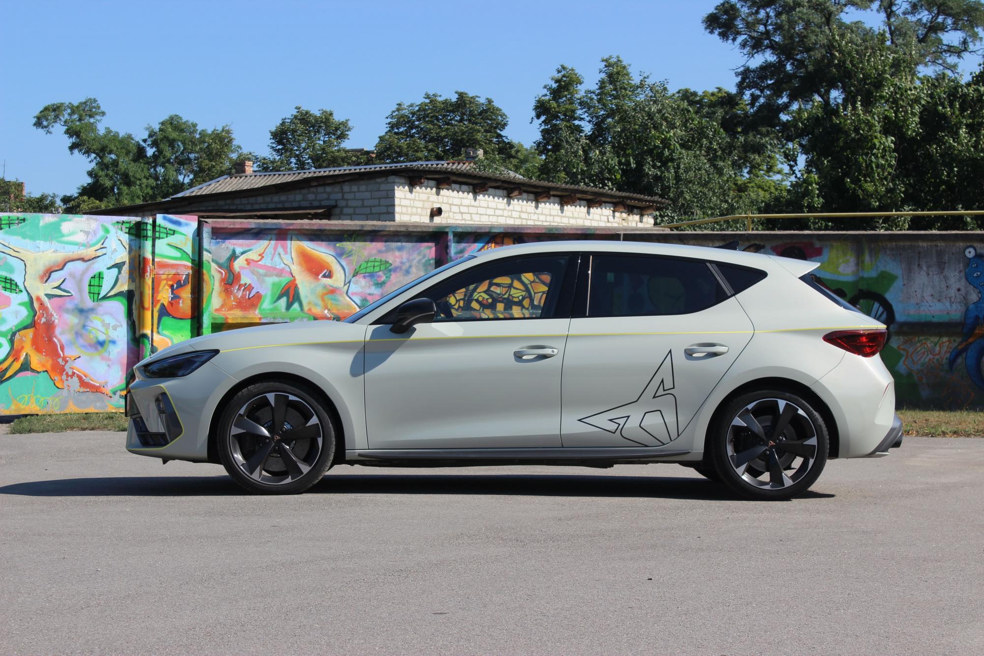 Тест-драйв Cupra Leon: преимущества, недостатки и конкуренты хот-хэтча