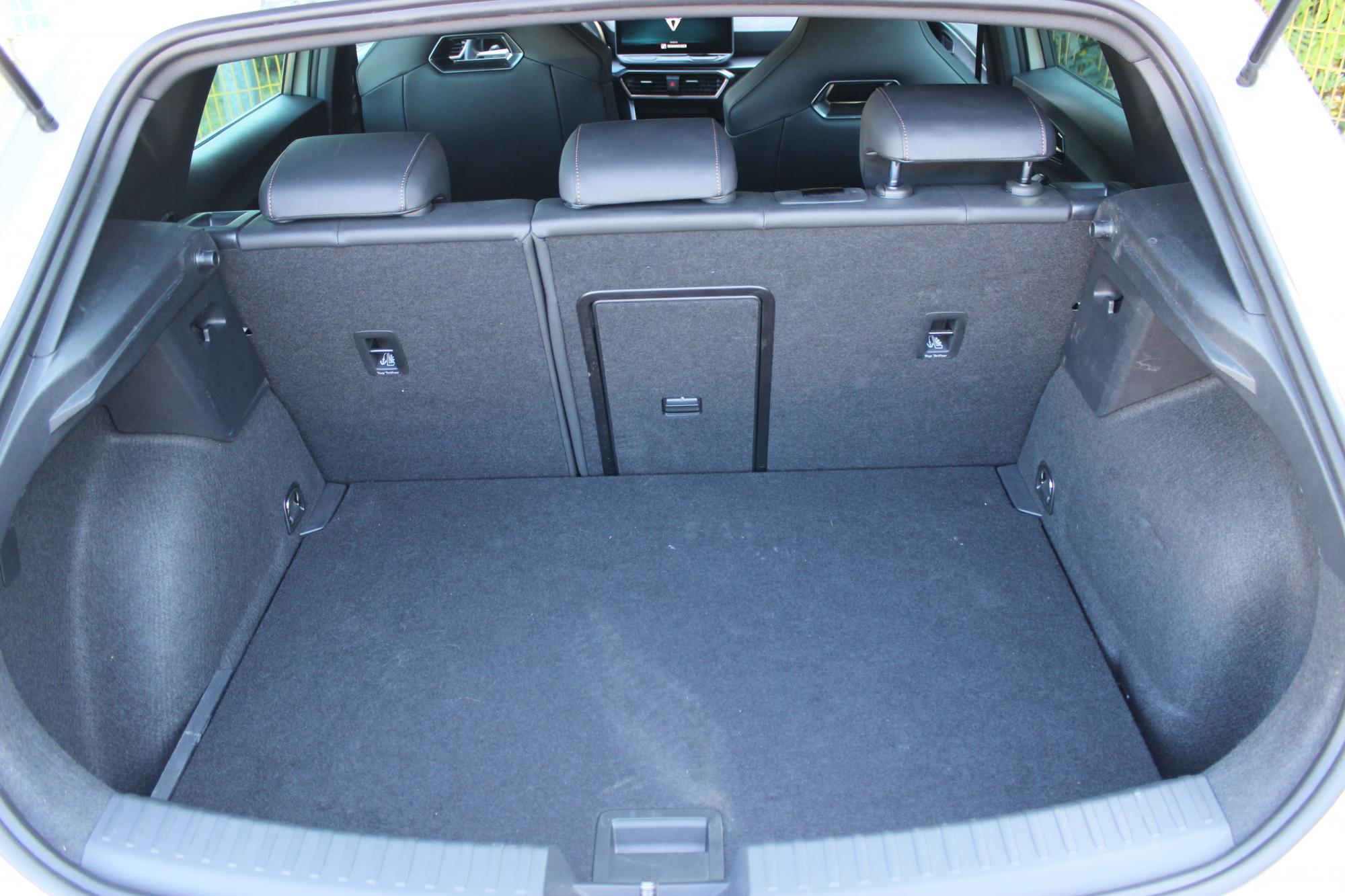 Тест-драйв Cupra Leon: преимущества, недостатки и конкуренты хот-хэтча