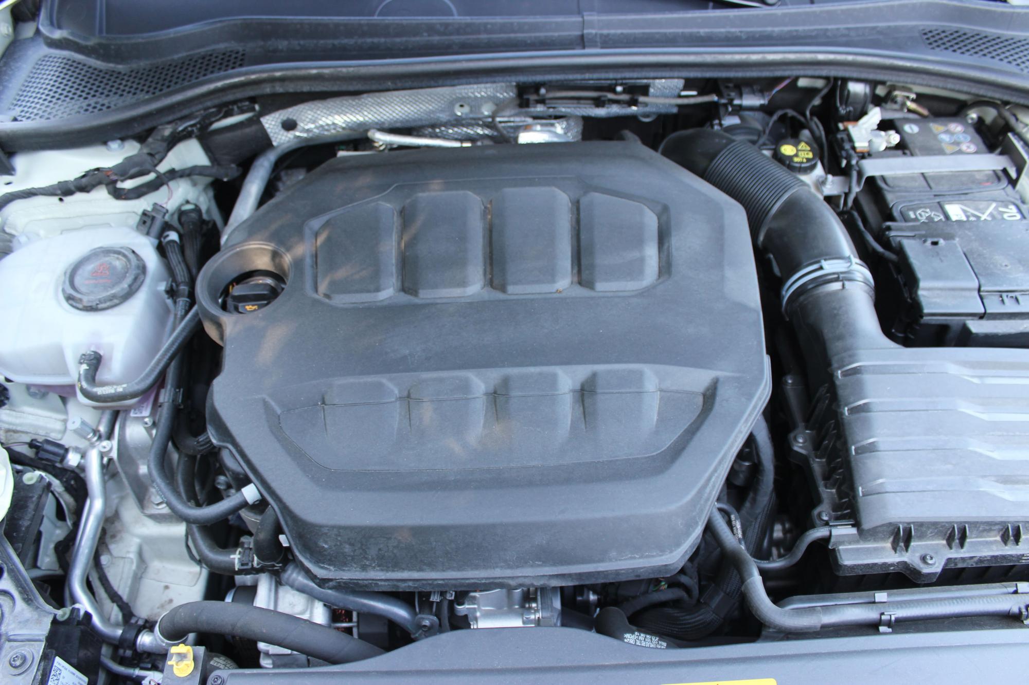 Тест-драйв Cupra Leon: преимущества, недостатки и конкуренты хот-хэтча