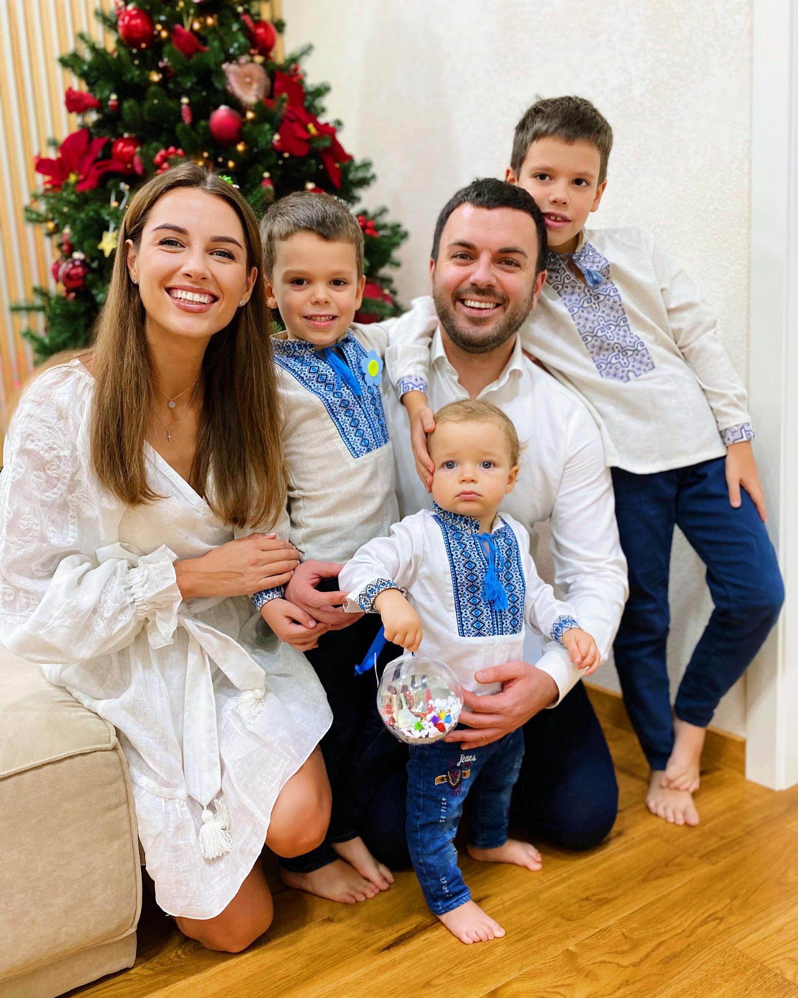 Зірки привітали українців з Днем Вишиванки: це наш генетичний код, символ та гордість