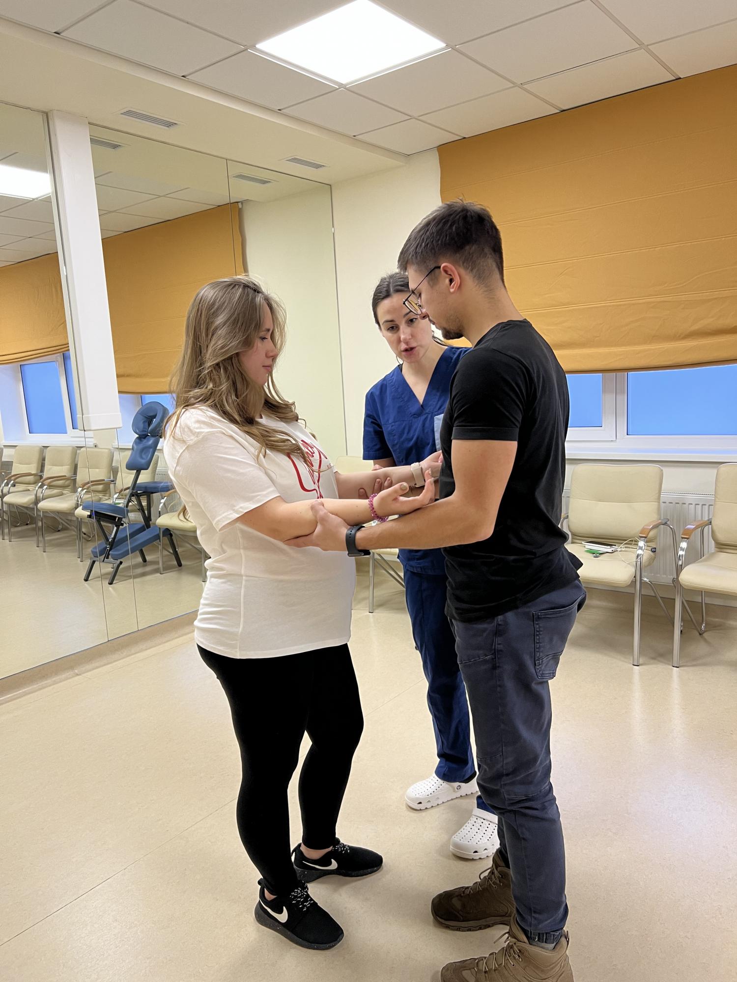 &quot;Вместе сделали, вместе и родили&quot;. Почему партнерские роды становятся популярными и как к ним готовиться