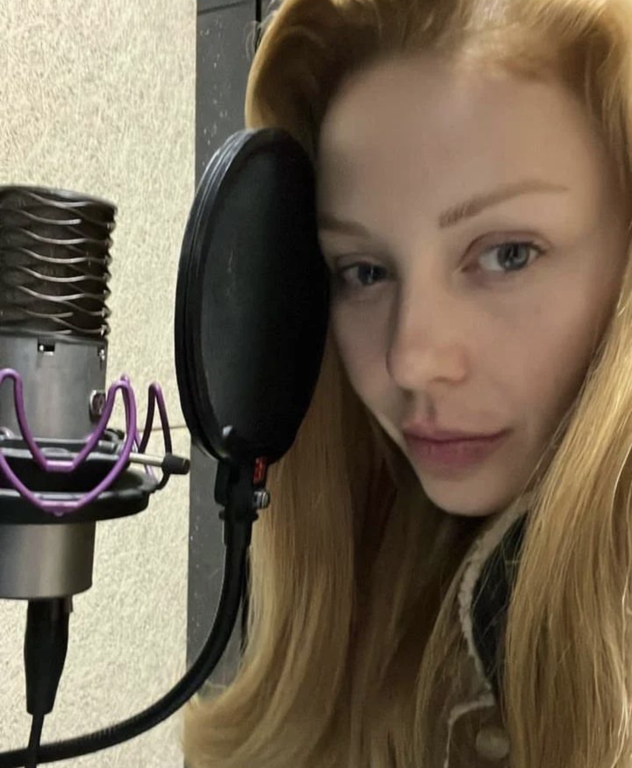 Смотрите, как выглядит Тина Кароль без макияжа (фото)