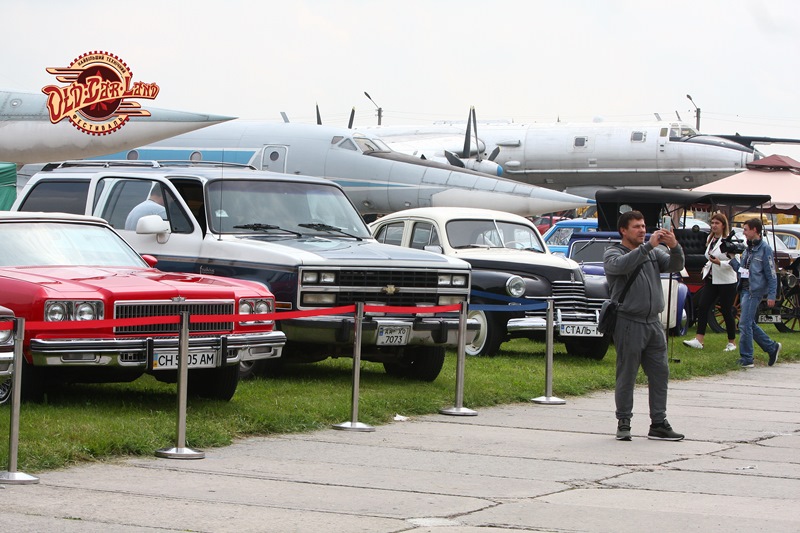 ЛАЗ наших олимпийцев и кабриолет "Таврия": на OldCarLand покажут первые украинские авто