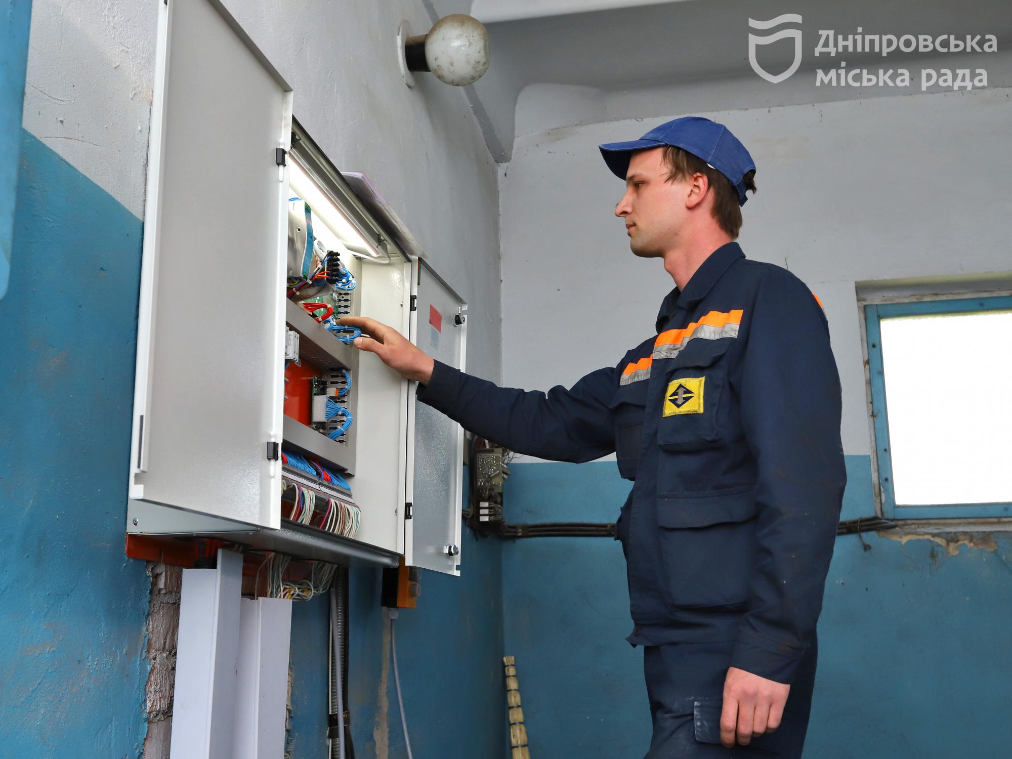 Філатов: Дніпро і надалі працює для оновлення ліфтів по всьому місту