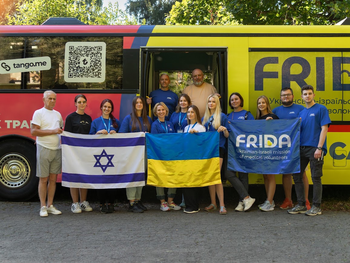 "Рак обычно молчит": врачи-волонтеры миссии Frida рассказали, как борются с раком на передовой