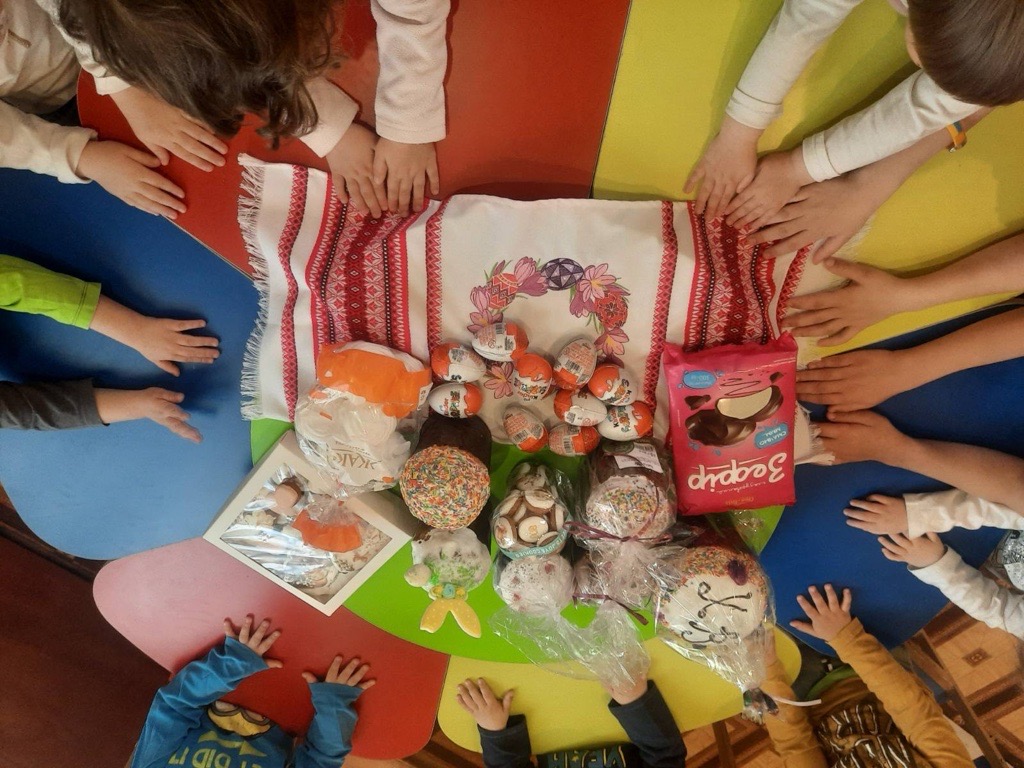 Великодня радість для дитячих сердець від Moneyveo