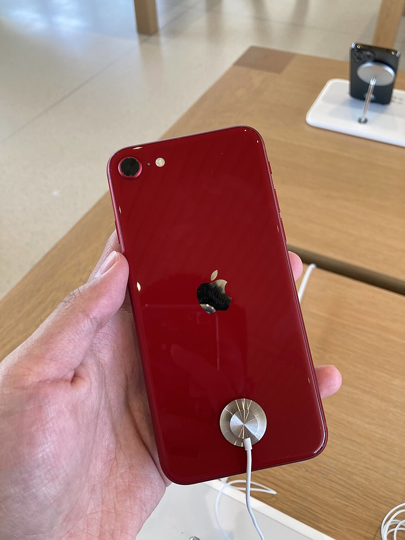 Эволюция iPhone: как менялся &quot;яблочный&quot; смартфон с 2007 года по сей день