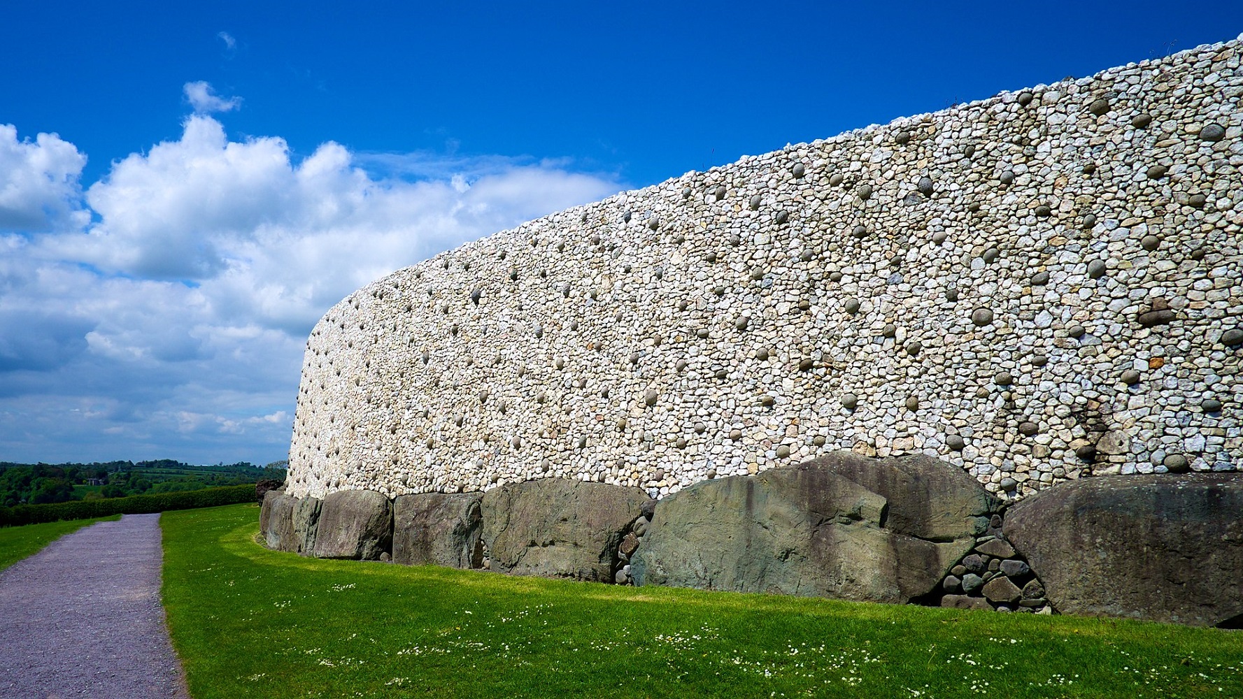 Старіша за піраміди та Стоунхендж: як виглядає перша споруда в історії людства