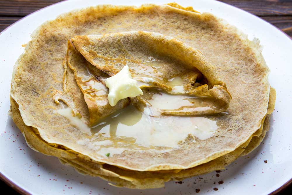 Клопотенко поделился секретом идеальных тонких блинов: запомните эти простые правила