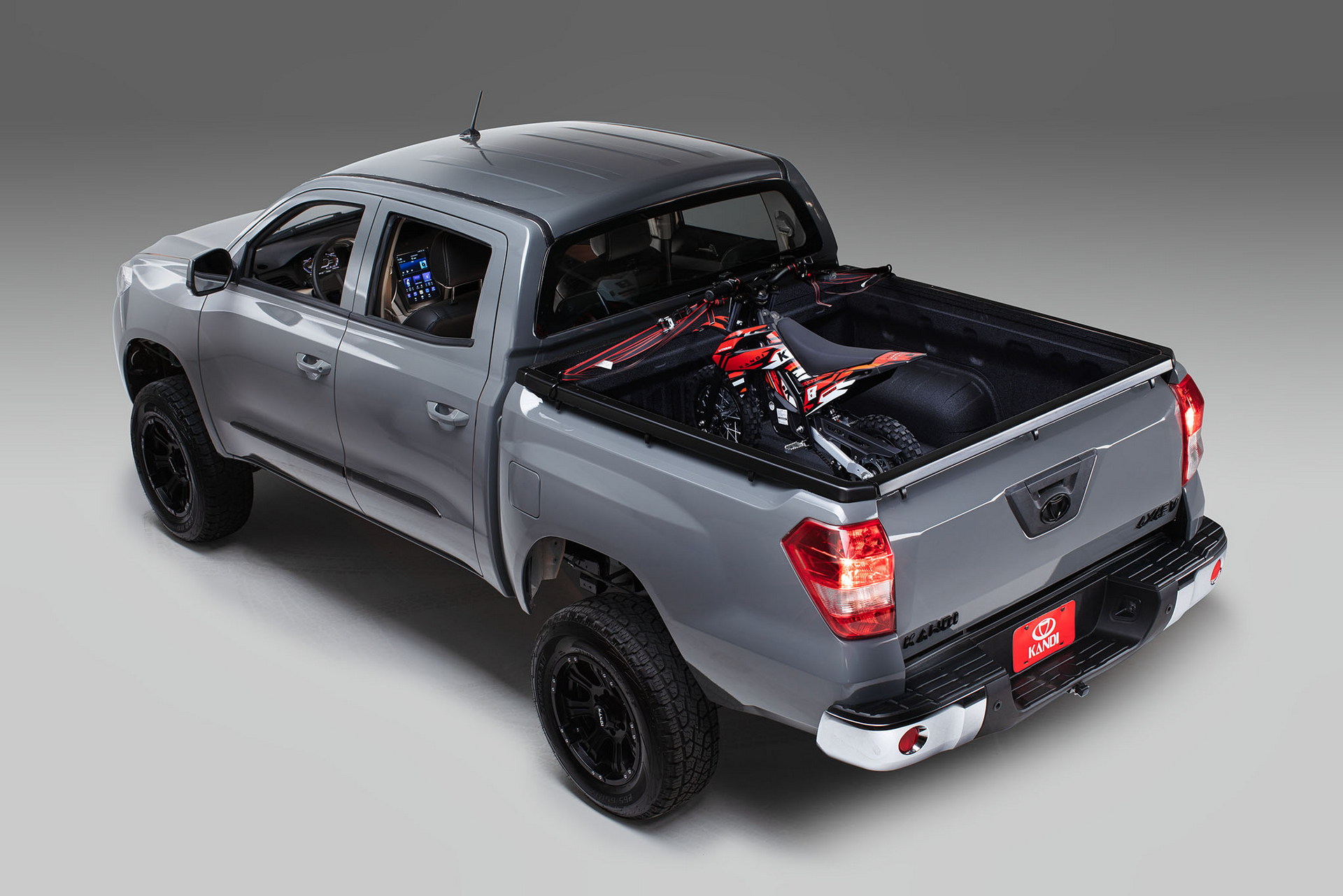 Слабший за "Запорожець": китайці показали величезний 5-метровий пікап потужністю всього 28 к.с.