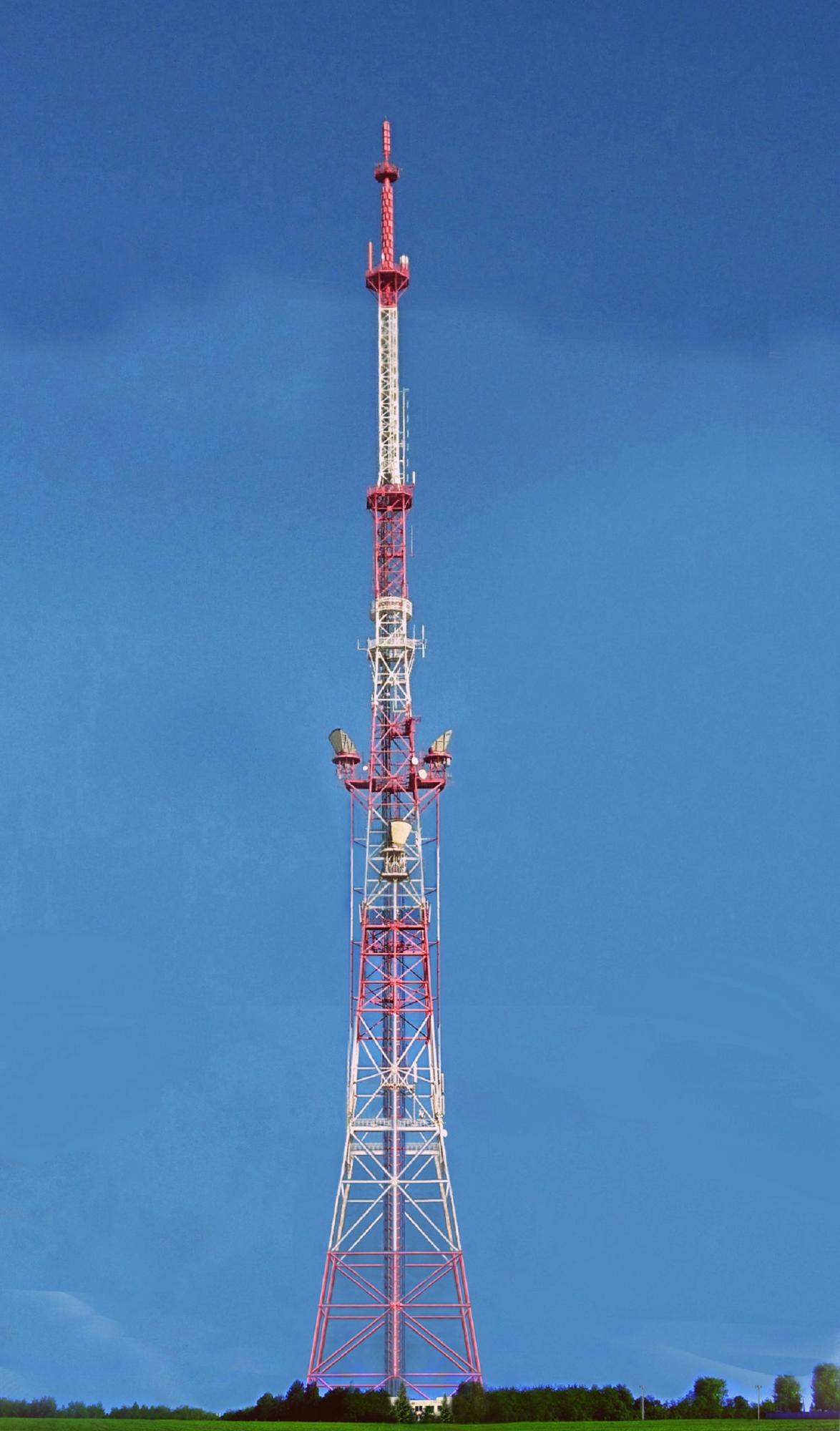 Выше Эйфелевой башни: 5 уникальных телебашен Украины