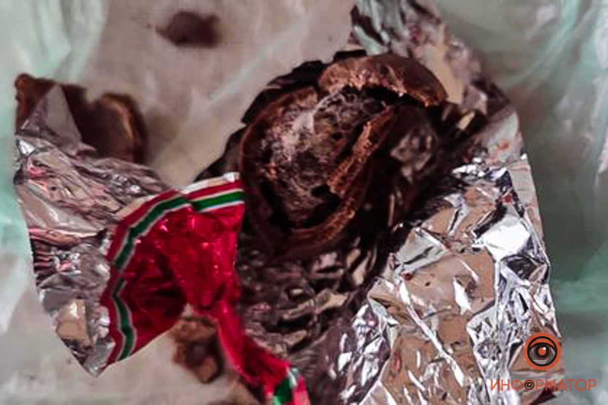 У Дніпрі чоловіку продали солодощі з &quot;сюрпризом&quot;: що в них було (фото)