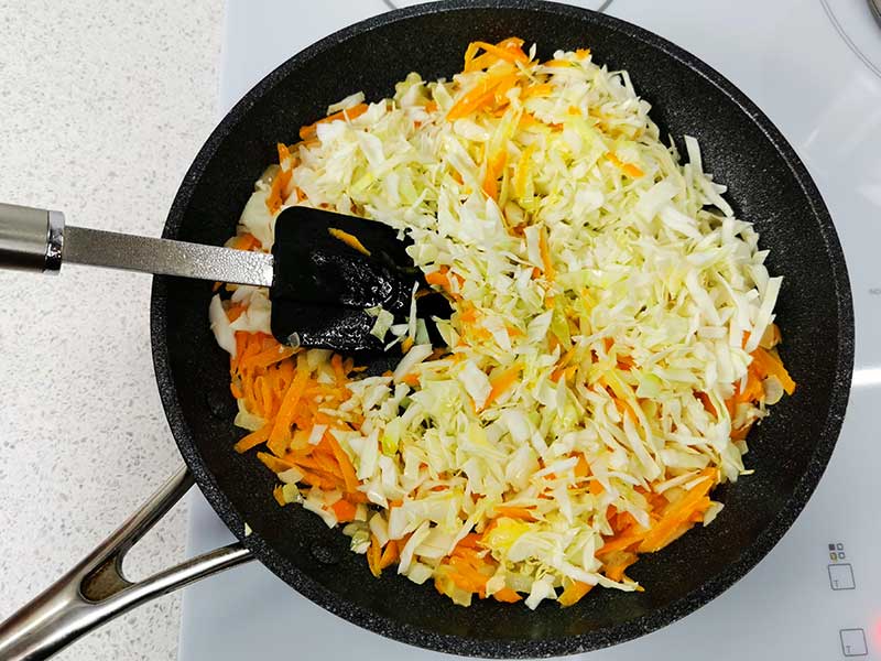 Клопотенко поделился рецептом ленивых голубцов: просто, быстро и фантастически вкусно!