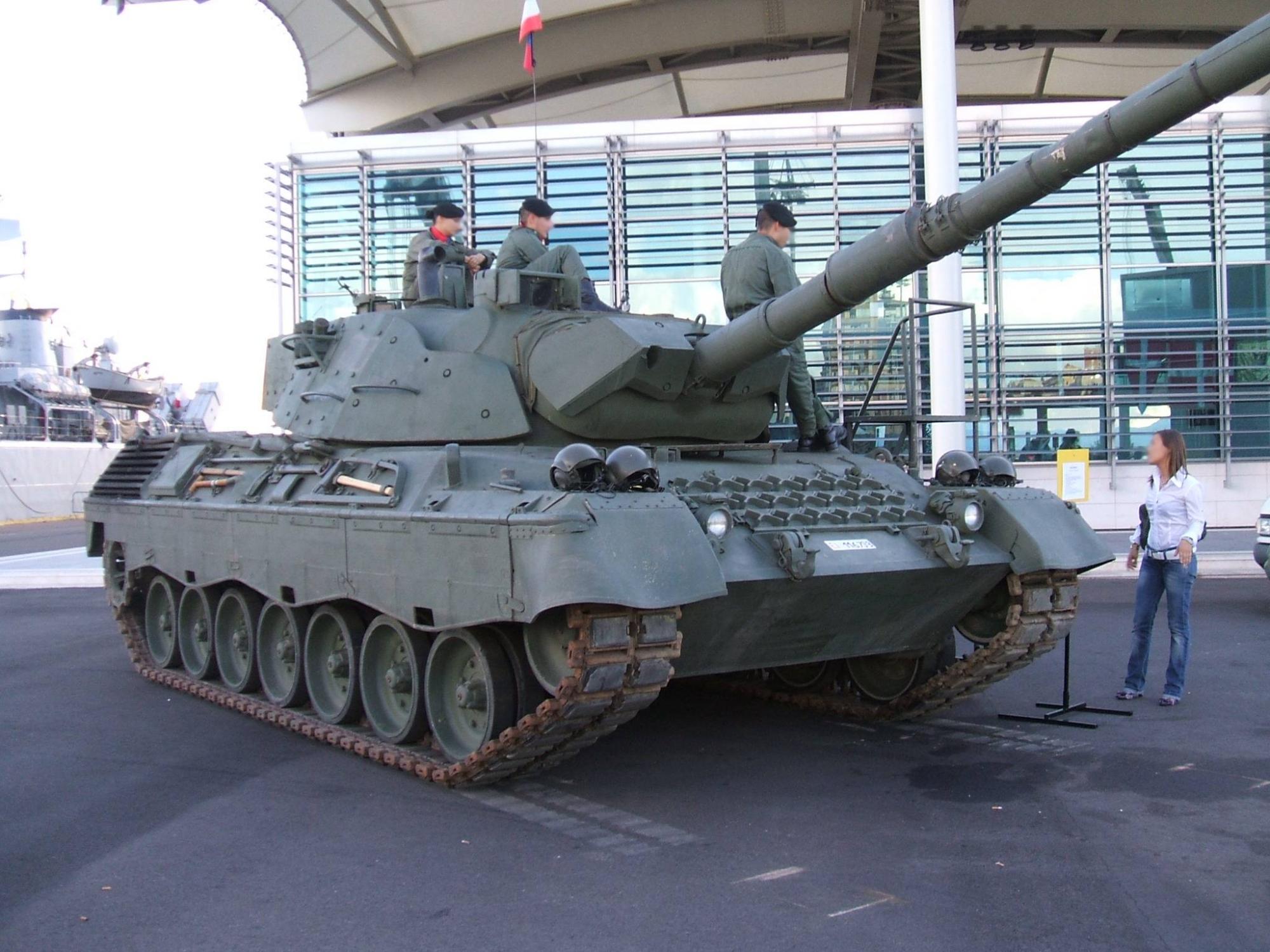 Ukraine uses three modifications of Leopard tanks