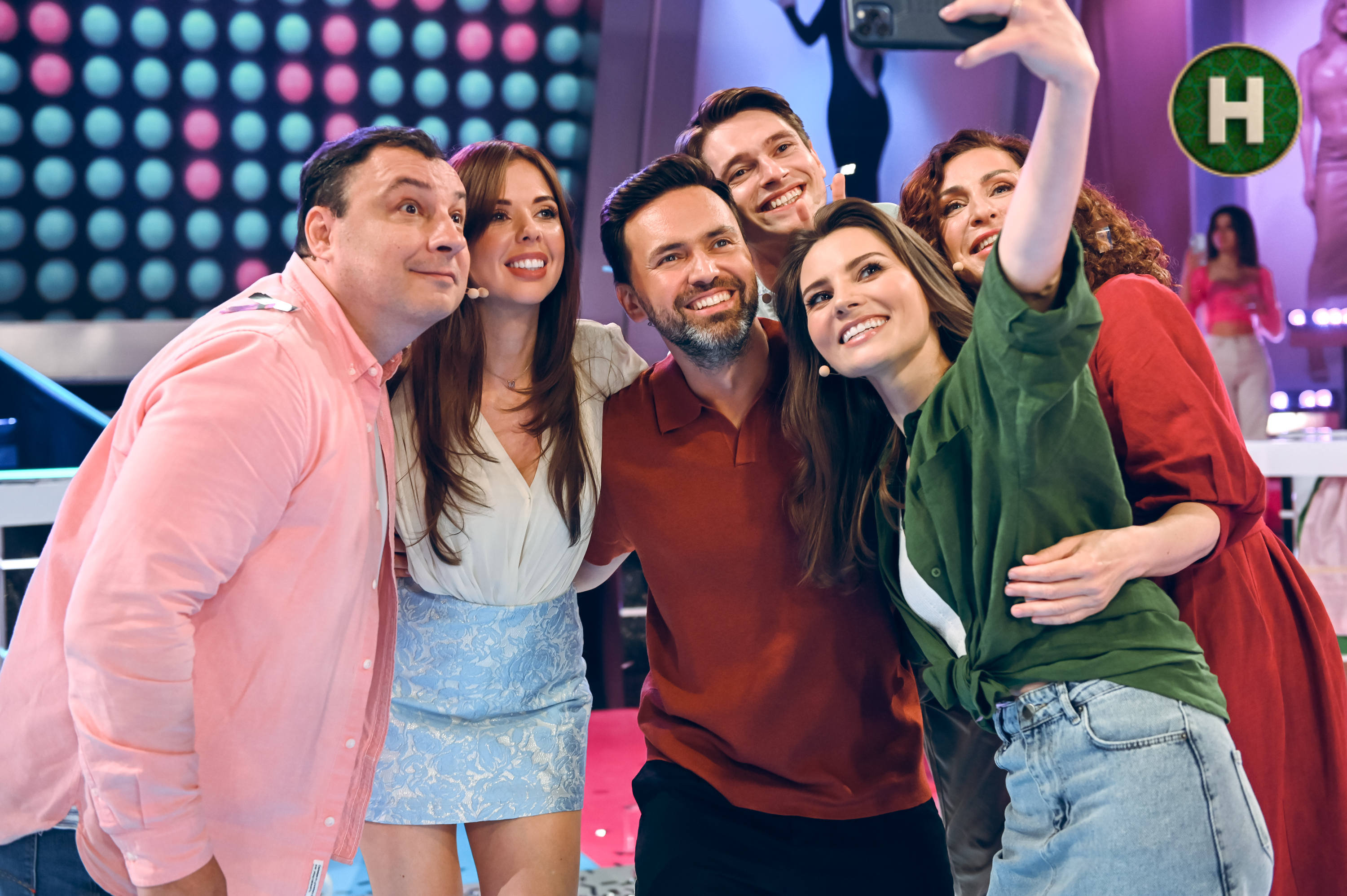 &quot;Скільки чоловіків скаржаться друзям на своїх коханих?&quot; Цікава статистика із шоу &quot;Хто зверху?&quot;