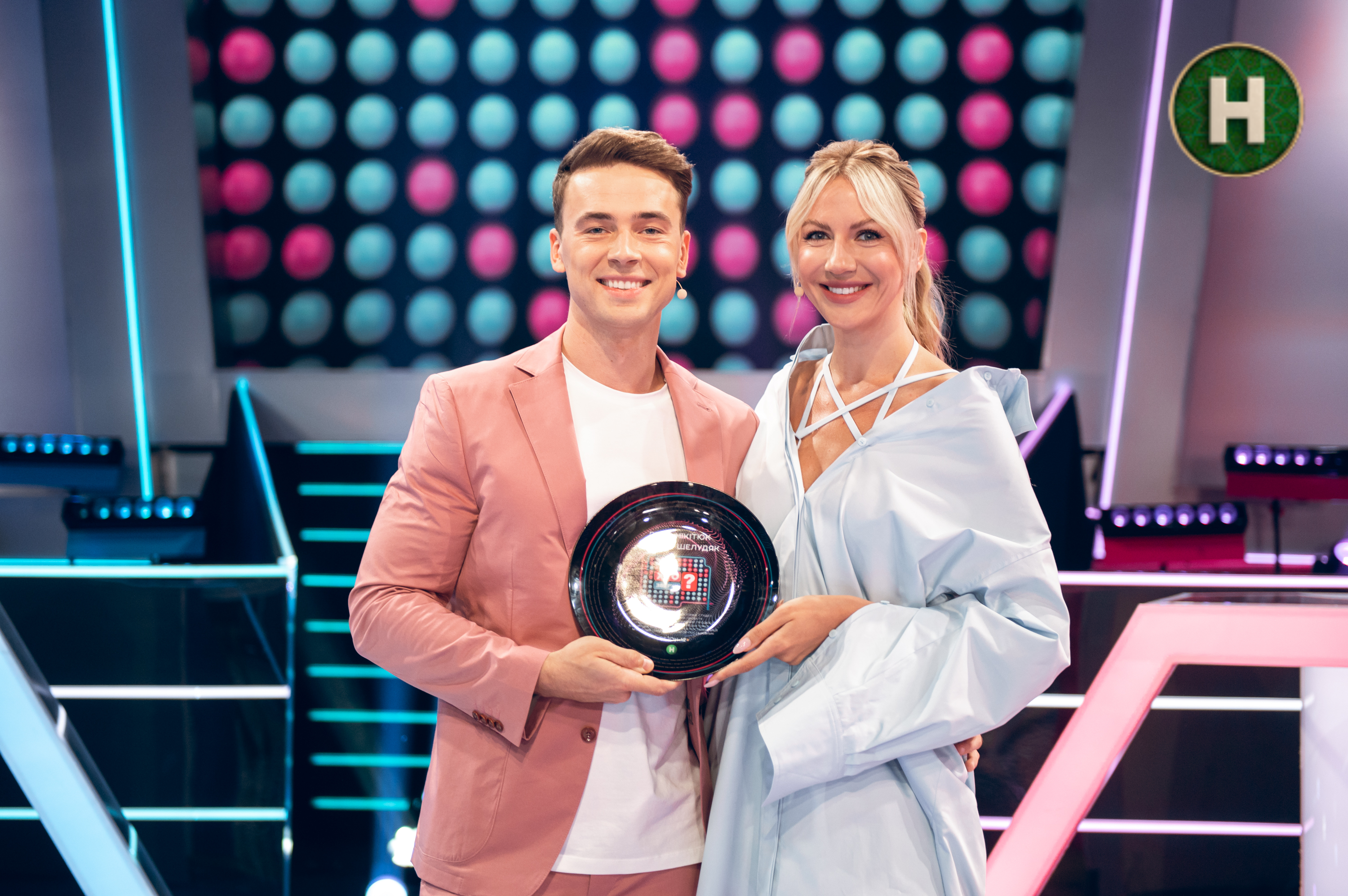 &quot;Скільки жінок дзвонили колишньому напідпитку&quot; Цікава статистика із шоу &quot;Хто зверху?&quot;