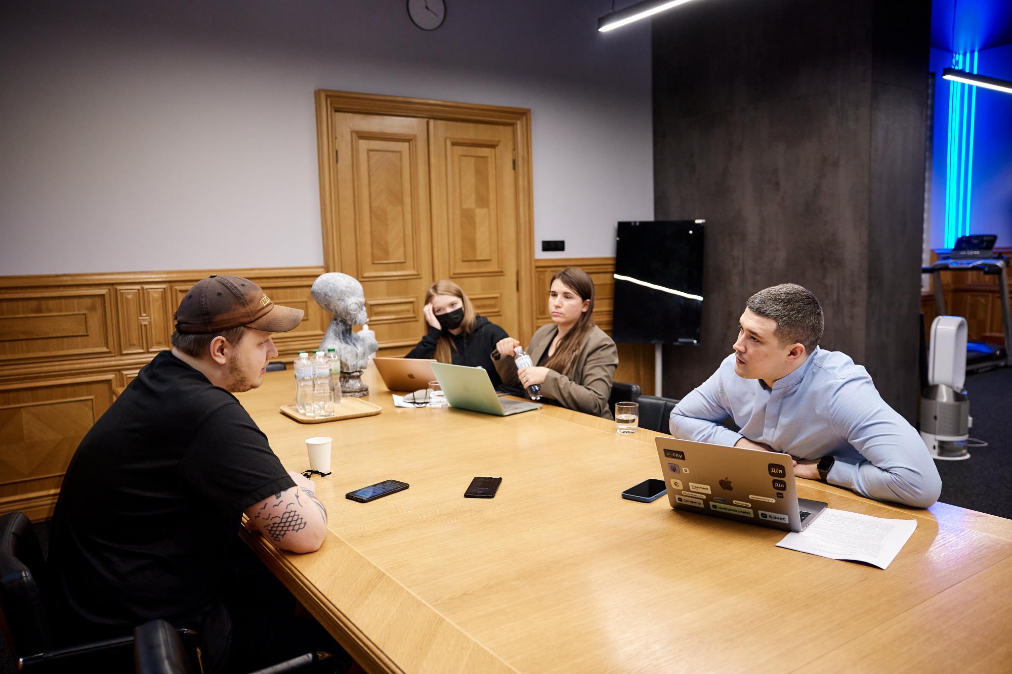 Будущее &quot;Дія&quot;, е-гривна и свадьбы онлайн. Блиц-интервью Михаила Федорова